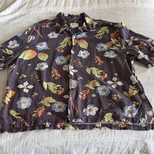 Sz lg BDG Black Floral Short-Sleeve Button-Up Shirt